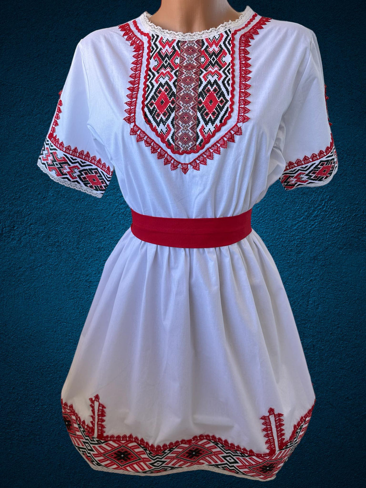 Дамски народни носии