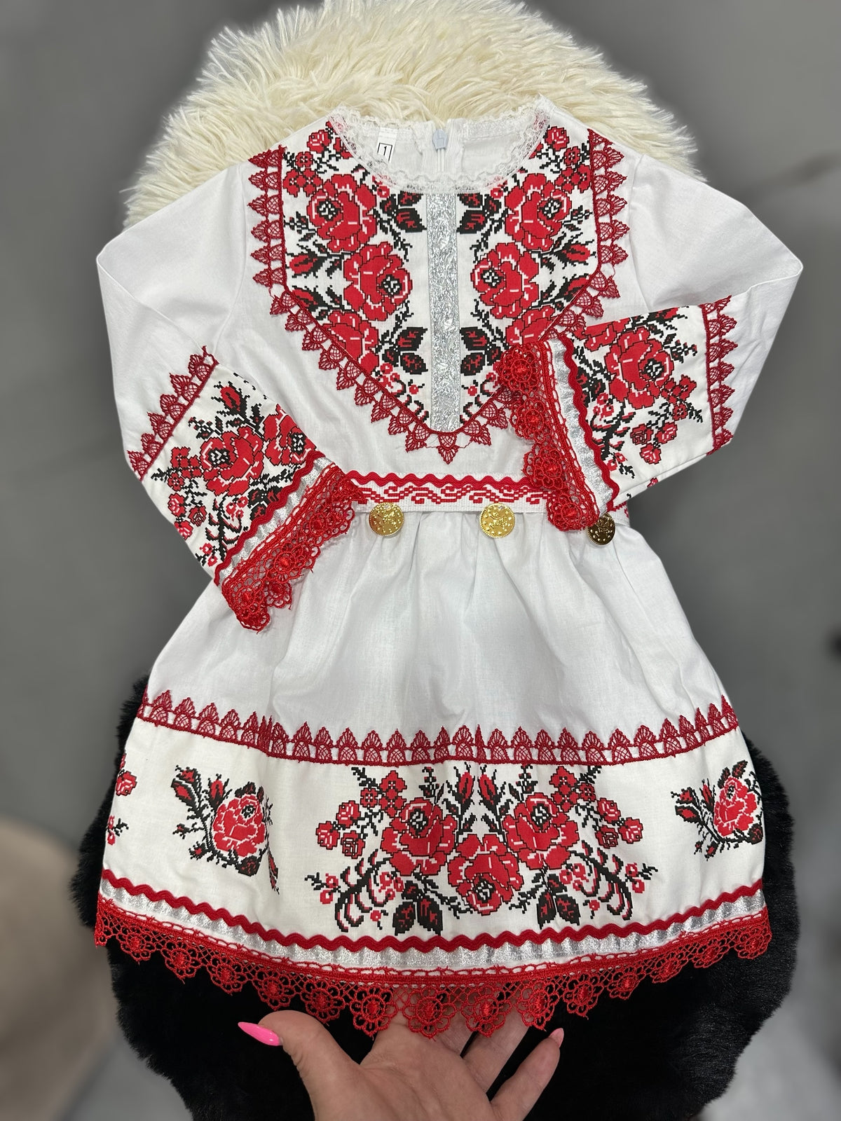 Детска народна рокля „Бяла китка “