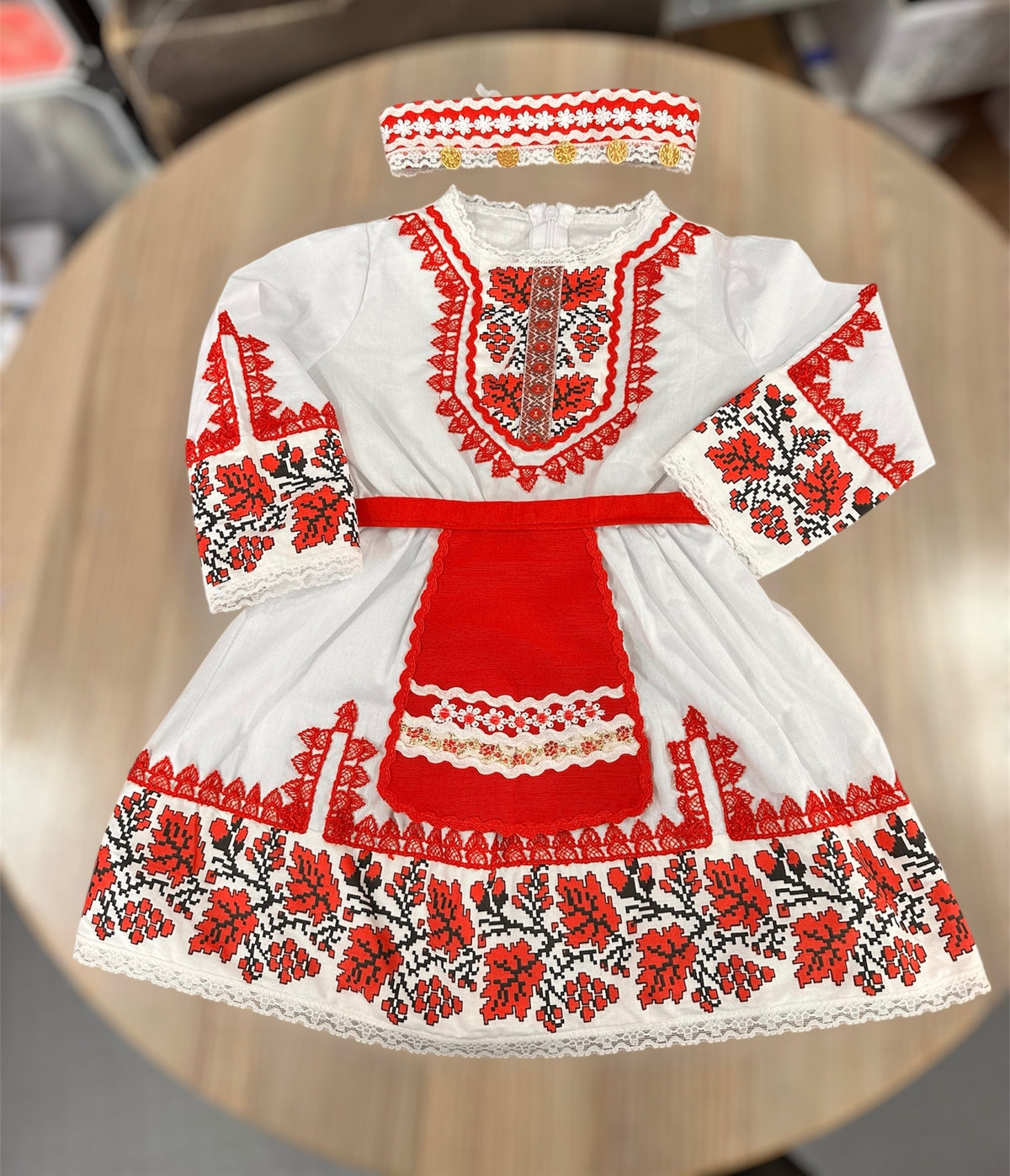 Детска народна рокля „Нишка от корена“