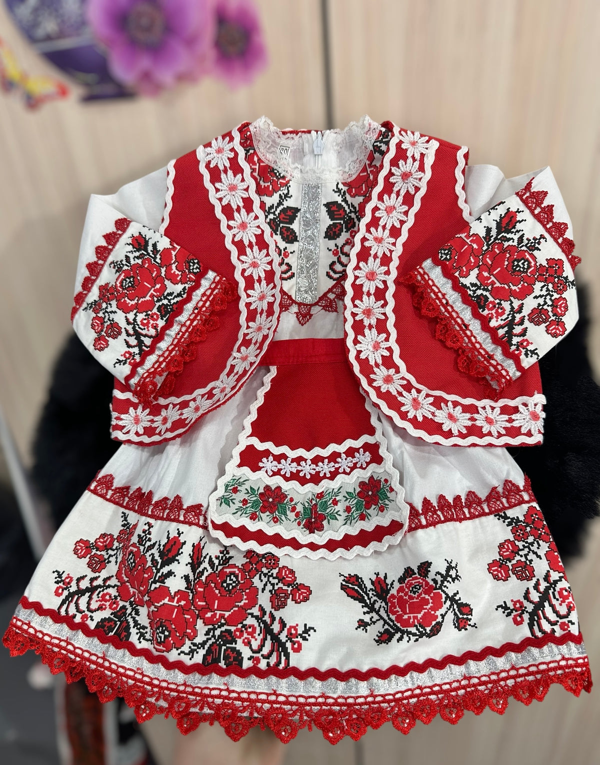 Детска народна рокля „ Бяла Огнена хубост“