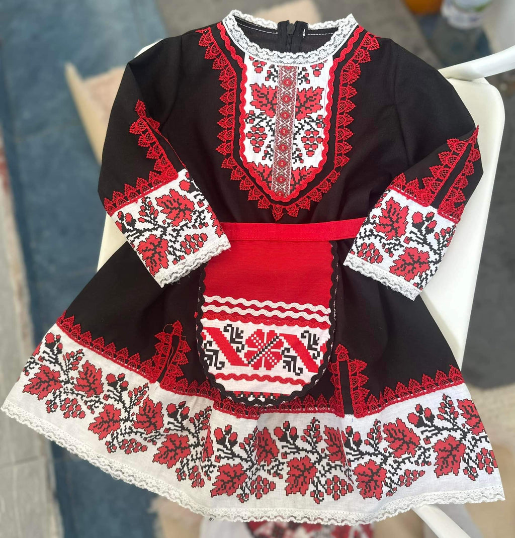 Детска народна рокля ''Цветя от Балкана“